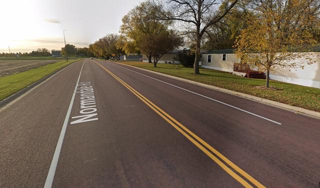 REDWOOD FALLS, MN - Normandale MHC — RV parking in Redwood Falls, Minnesota